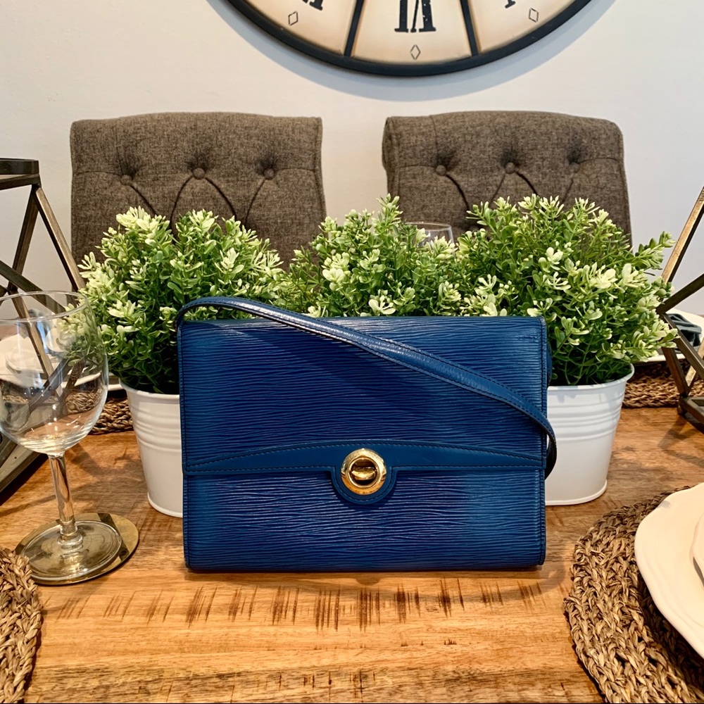 Louis Vuitton Pochette Arche Epi Blue